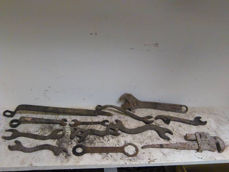 lot 222 image: Plethora of Vintage Wrenches (12)