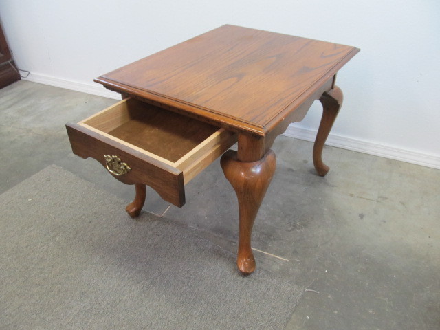 lot 6 image: Nice Vintage Solid Wood Side Table