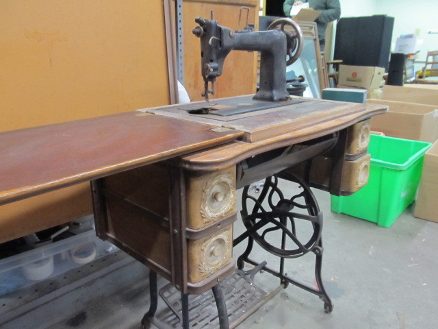lot 9 image: Antique Wheeling Sewing Machine Table wTiger Oak Top