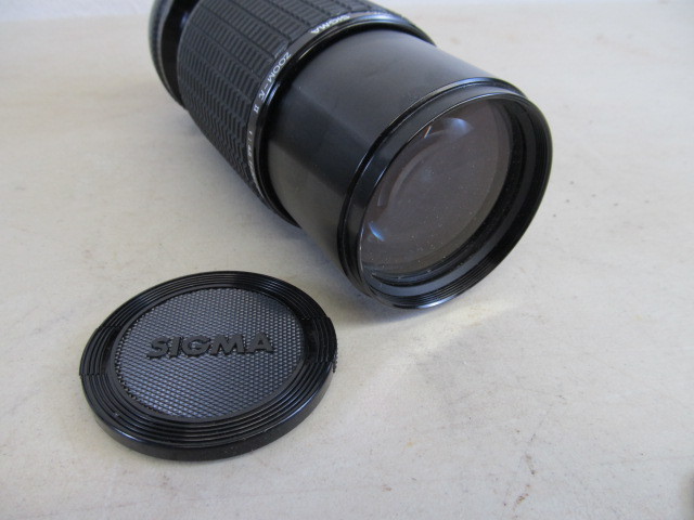 lot 35 image: MINT Condition Sigma Zoom Camera Lens
