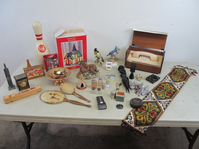 lot 30 image: Lot of Misc Collectibles