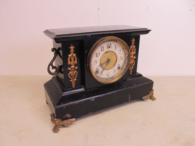 lot 48 image: Antique Gilbert Mantel Clock