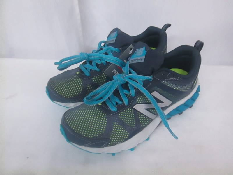 lot 36 image: New Balance Womens T610v5 Running Shoe