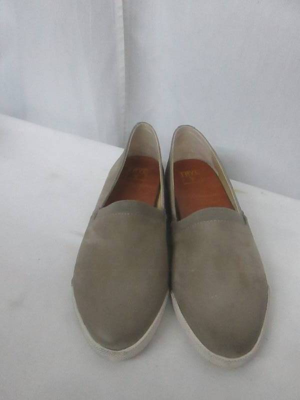 lot 31 image: Frye Womens Melanie Slip-On