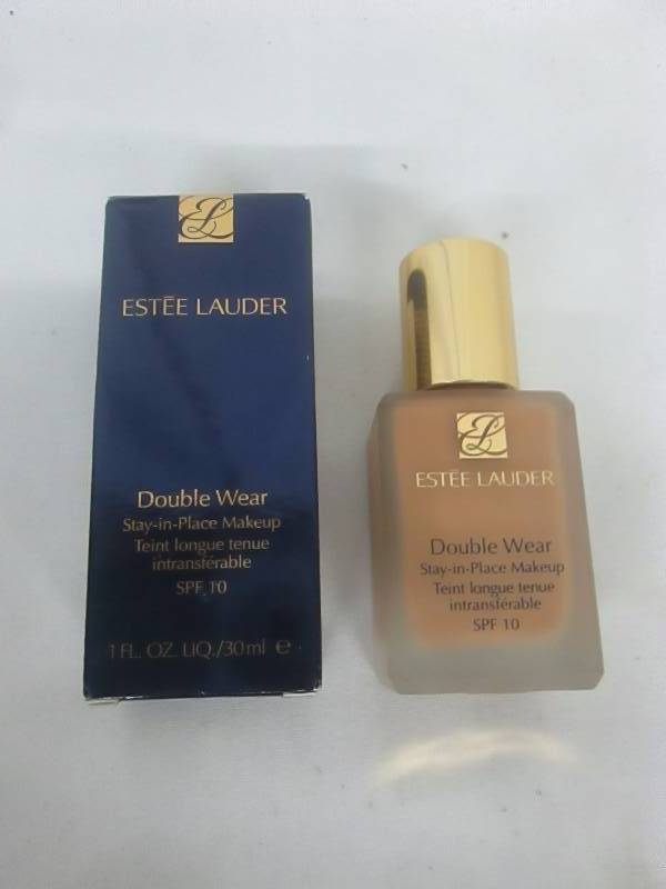 lot 61 image: Double Wear Stay-In-Place Makeup SPF 10