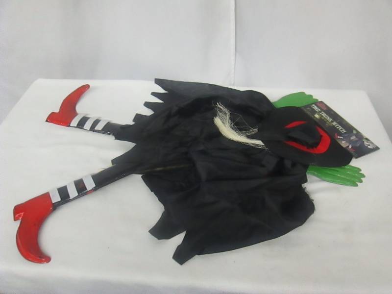lot 78 image: Tree Trunk Witch