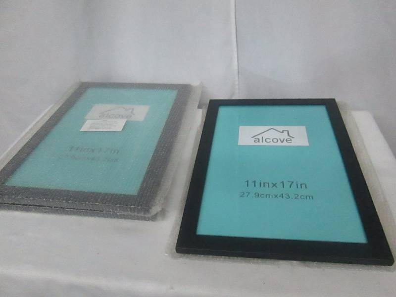 lot 43 image: Alcove 3-pc. 11 x 17 Photo Frame Set