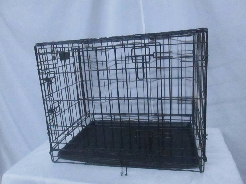 lot 28 image: Petmaker Small 2-Door Foldable Dog Crate Cage