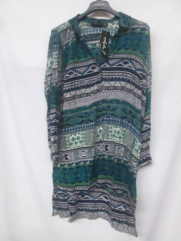 lot 79 image: Lola P Plus Chiffon Print Duster