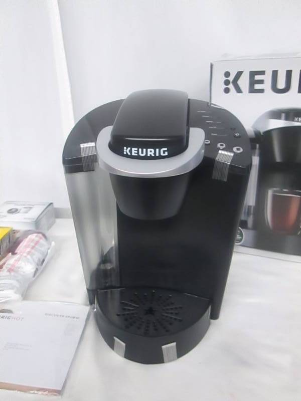 lot 15 image: Keurig Classic Series K55 Single Serving Brewing System