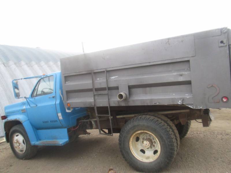 1975 GMC Truck w Hydraulic Dump Bed