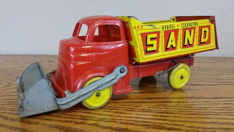 lot 6 image: Wyandotte #443 Sand & Gravel  Dump Truck