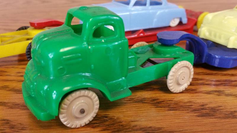 lot 29 image: Vintage Banner Plastic Trucks  Trailers  Plasticville Cars