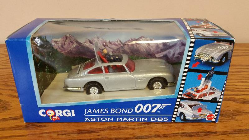 lot 30 image: Corgi 007 James Bond Aston Martin DB5