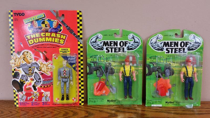 lot 46 image: Nylint Men of Steel & Tyco Crash Test Dummies