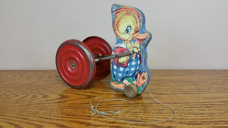 lot 70 image: The Gong Bell Mfg Co Pull Toy
