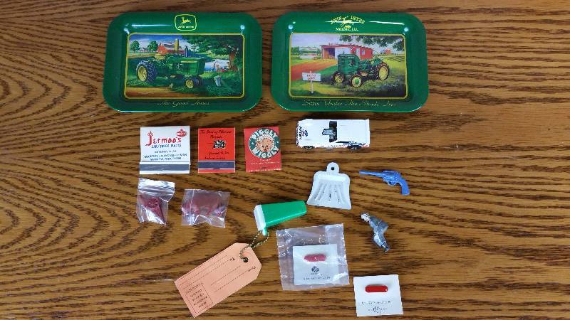 lot 83 image: Junk Drawer Treasures  Vintage Items