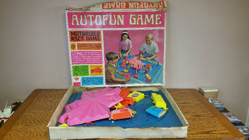 lot 91 image: 1967 Autofun Motorized Game