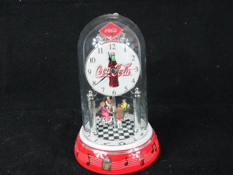 lot 22 image: Coca Cola Table Clock