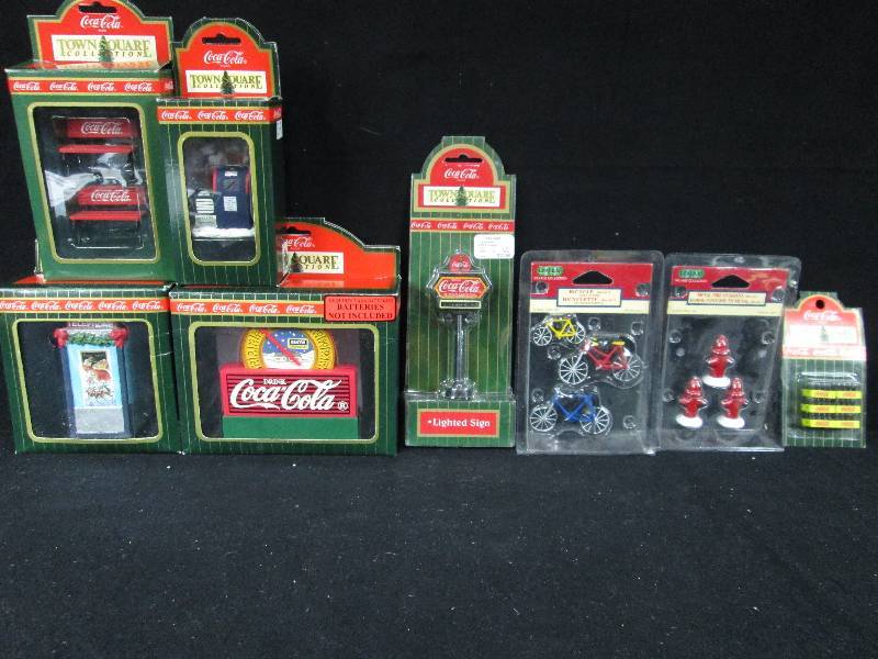 lot 17 image: Coca Cola Town Square Collection Accessories