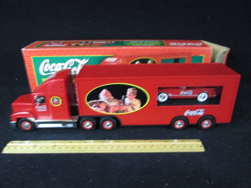 lot 80 image: Collectable Coca Cola Trucks