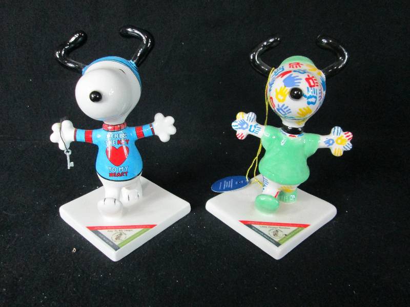 lot 87 image: Westland Porcelain Snoopy Figures