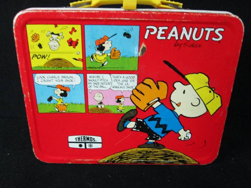 lot 90 image: Peanuts Launch Box