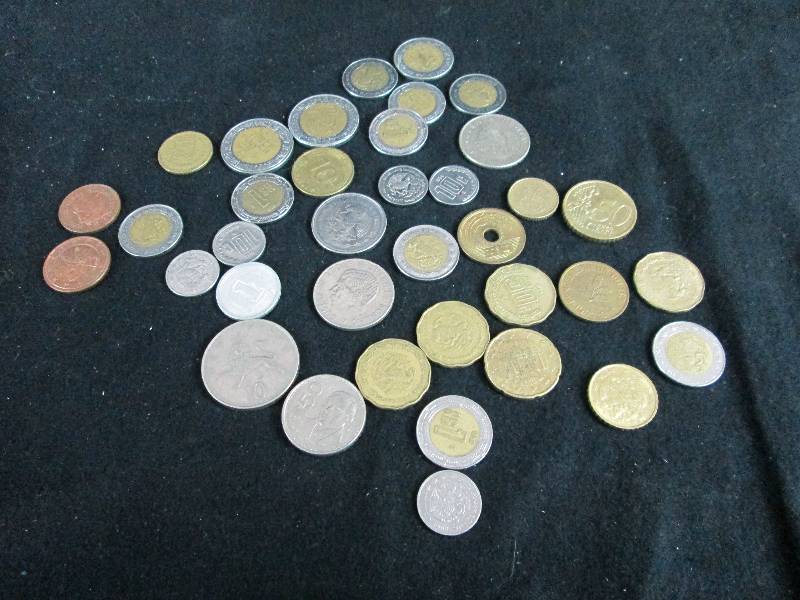lot 103 image: Assortment of Foreign Currency