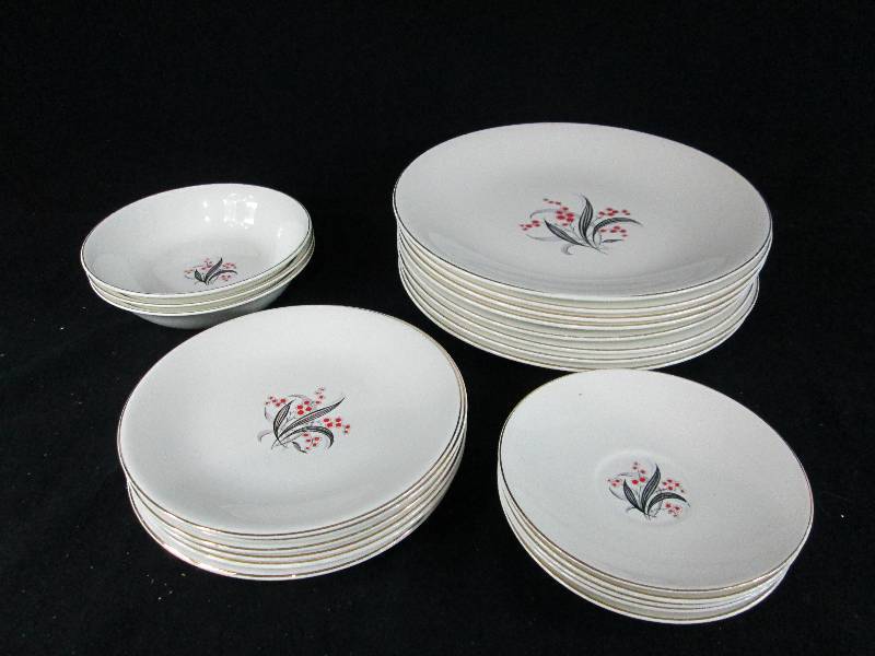 lot 142 image: Wedgewood China