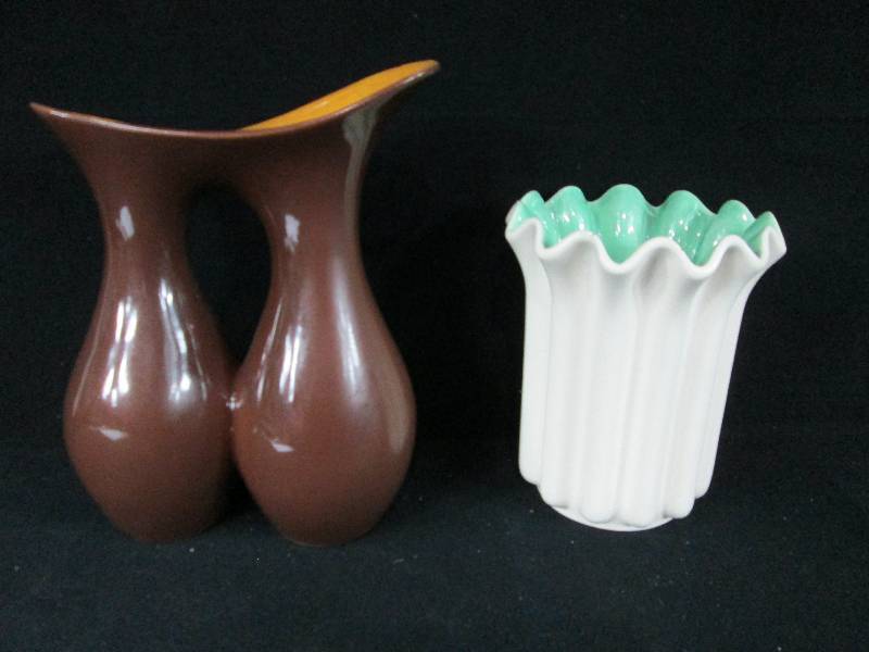 lot 151 image: Redwing Vases