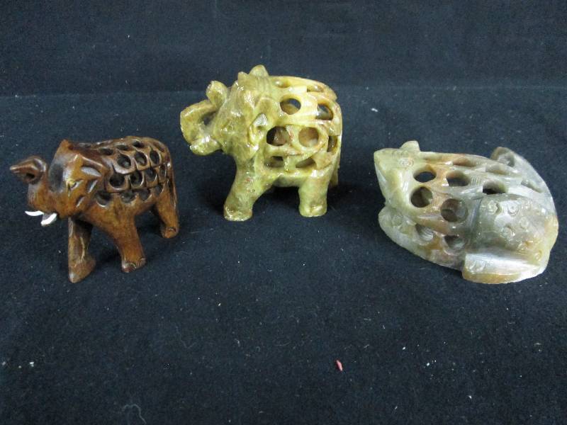lot 155 image: Stone Flower Frogs