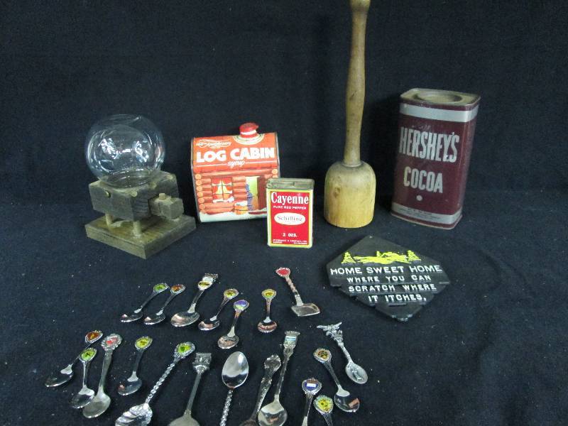 lot 166 image: Collector Spoons Vintage Items