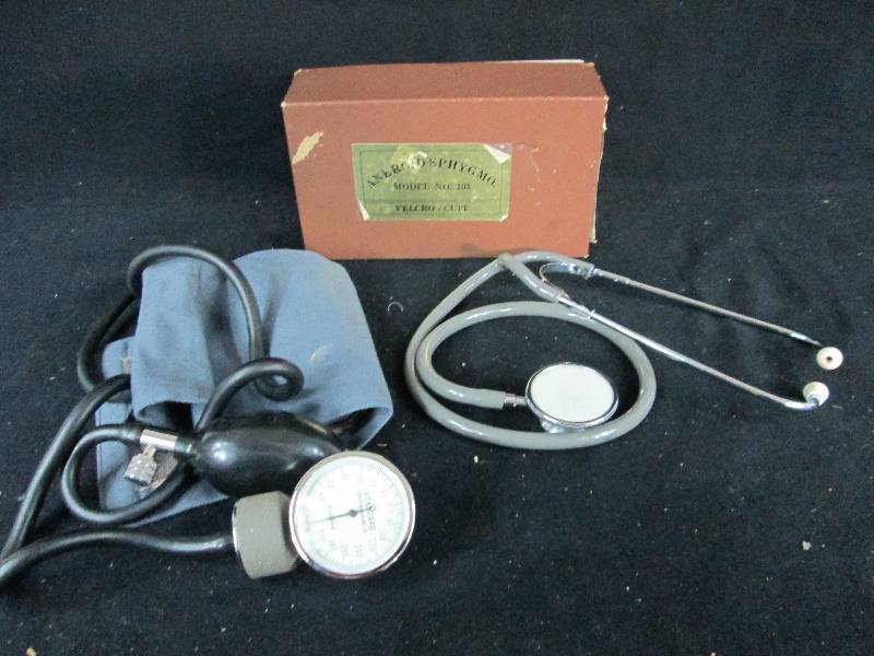 lot 180 image: Stethoscope & Blood Presser Cuff