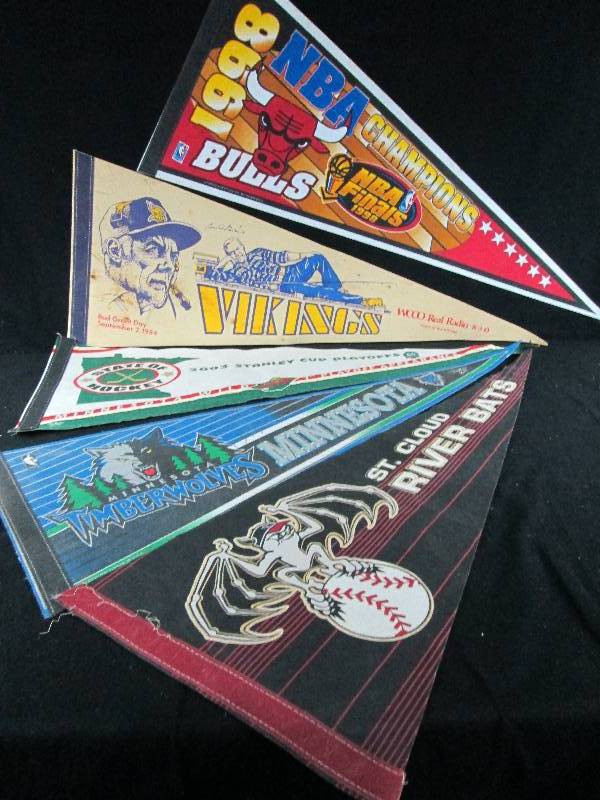 lot 186 image: Sports Pennants
