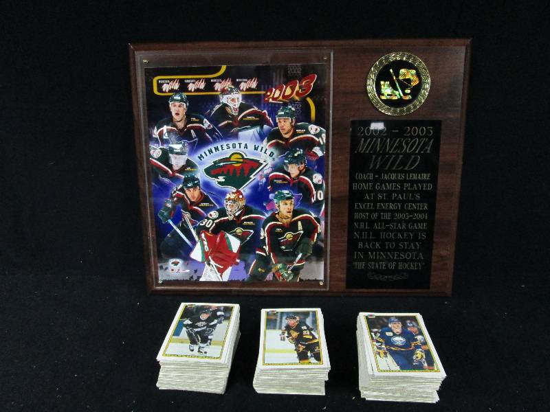lot 187 image: Hockey Cards