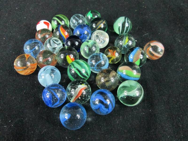 lot 199 image: Shooter Marbles