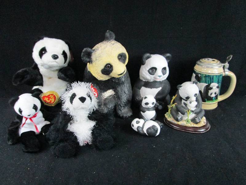 lot 202 image: Panda Beer Stein
