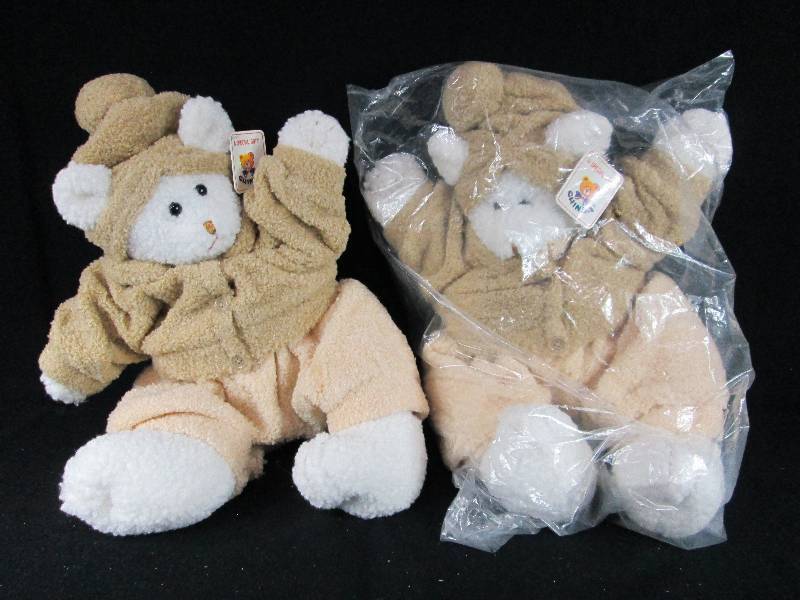 lot 208 image: Chinda Bears