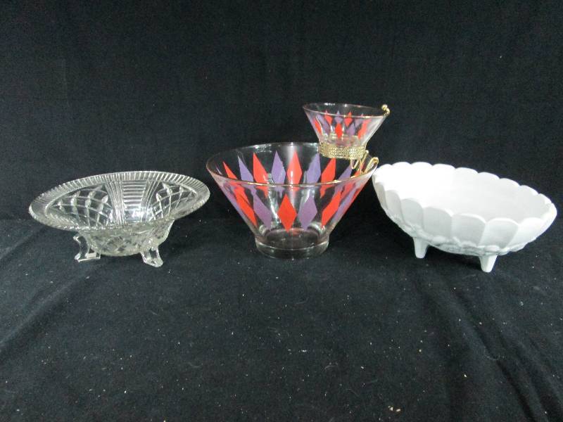 lot 251 image: Chip and Dip Bowl