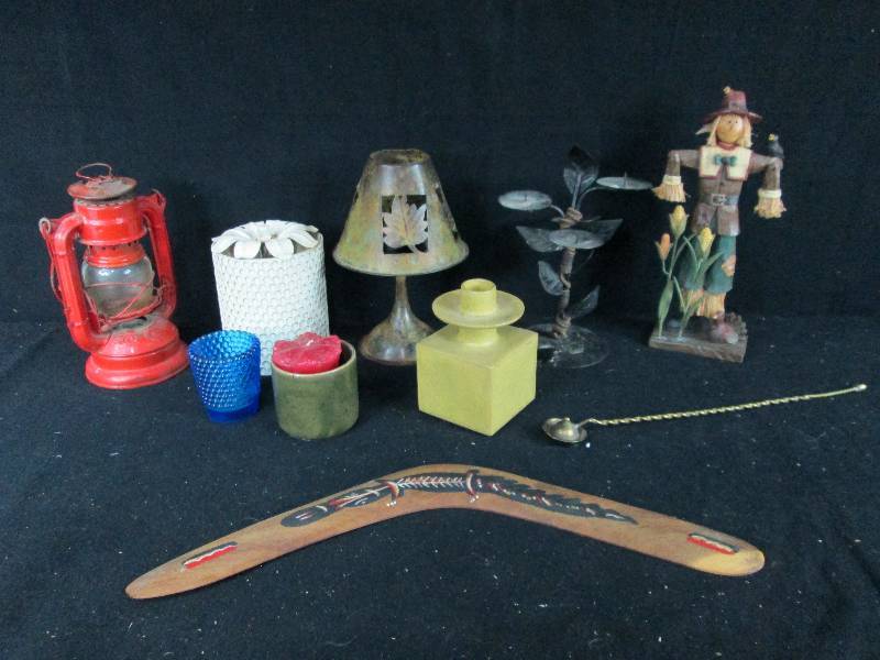 lot 253 image: Candle Holders