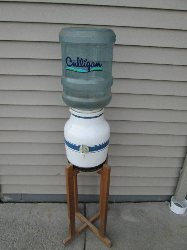 lot 116 image: Elkay Water Cooler