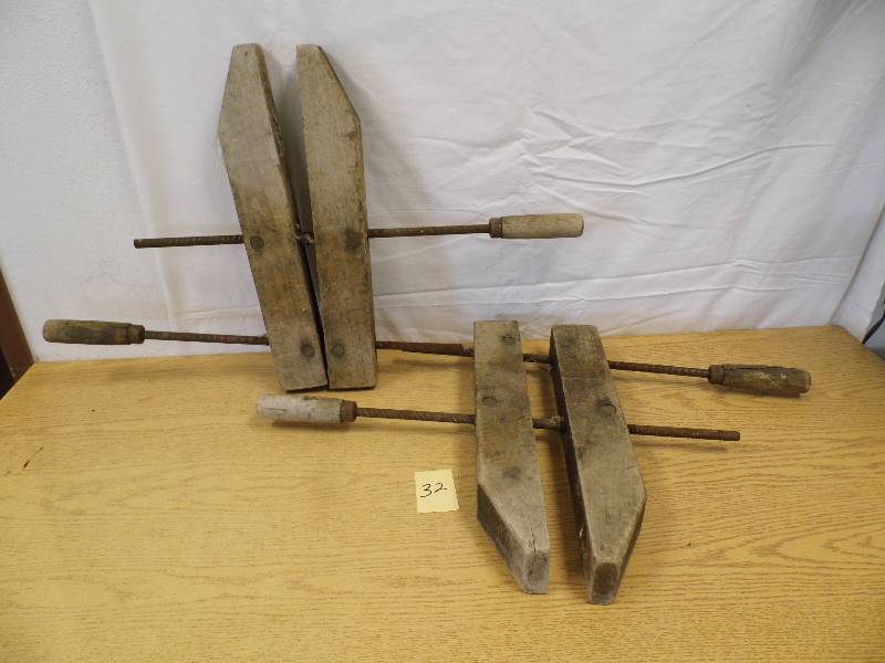 2 Wood Clamps