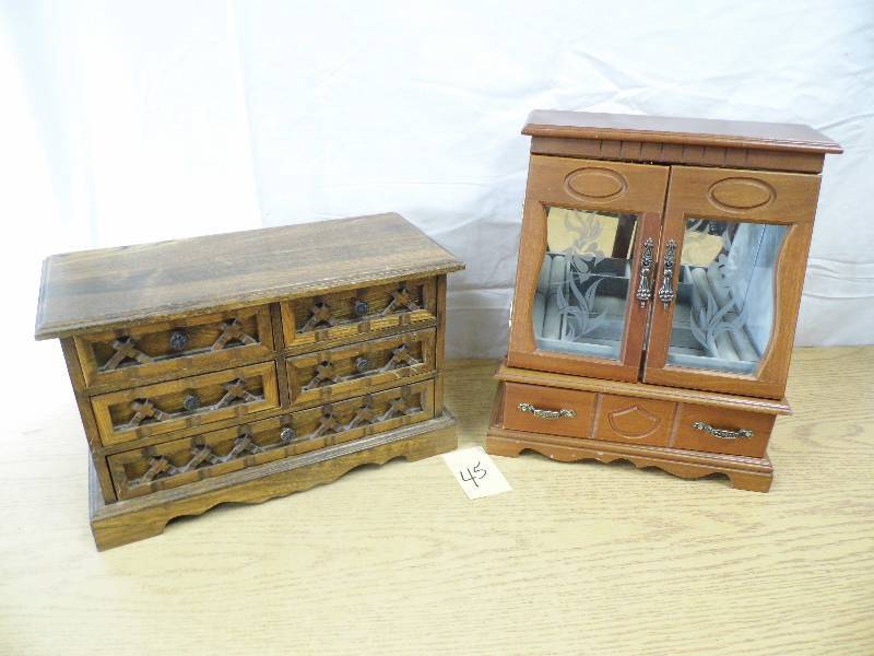 2 Jewelry Boxes