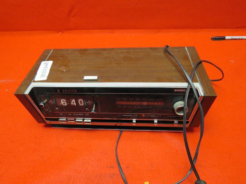 Vintage Clock Radio