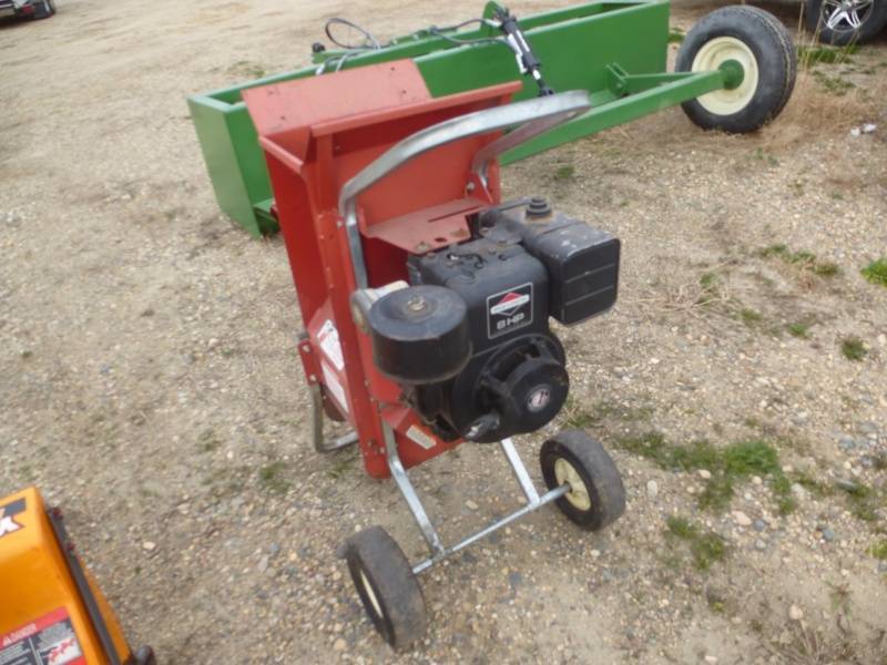 Tomahawk Wood Chipper