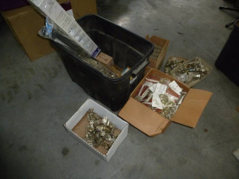 Back Tote of Cabinet Door Hinges