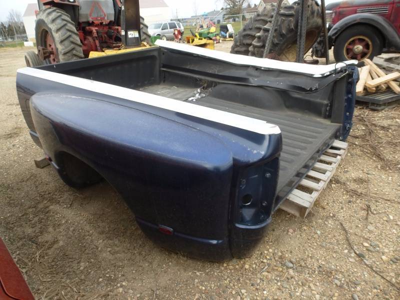 2003 Dodge Dually Truck Box