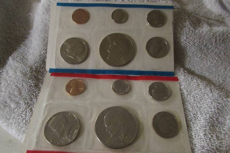 1976 US MINT UNCIRCULATED COIN SET, P & D, 12 COINS