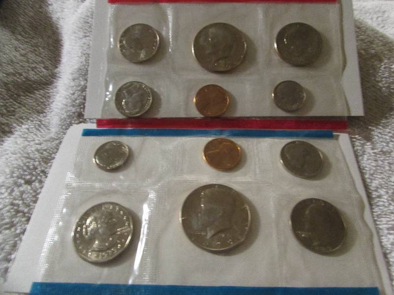 1979 US MINT UNCIRCULATED COIN SET, P & D, 12 COINS