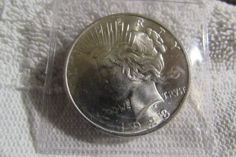 1923 PEACE DOLLAR, 90% SILVER